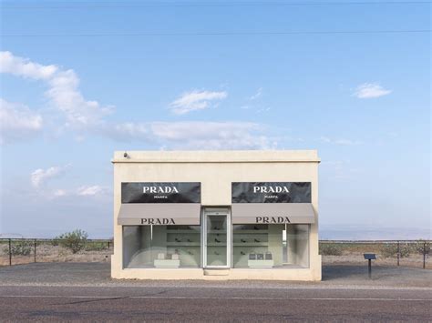 prada marfa 1837 mi bedeutung|Prada marfa texas.